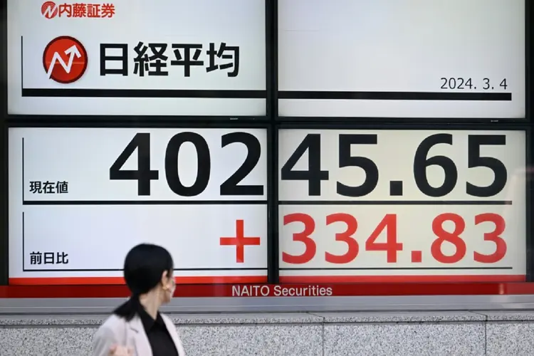 Bolsas: mercado asiático se recupera em partes (AFP)