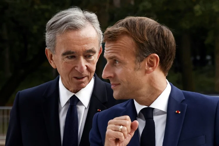 A ministra da Cultura, Rachida Dati, e a prefeita de Paris, Anne Hidalgo, também compareceram ao evento que aconteceu no Palácio do Eliseu (AFP)