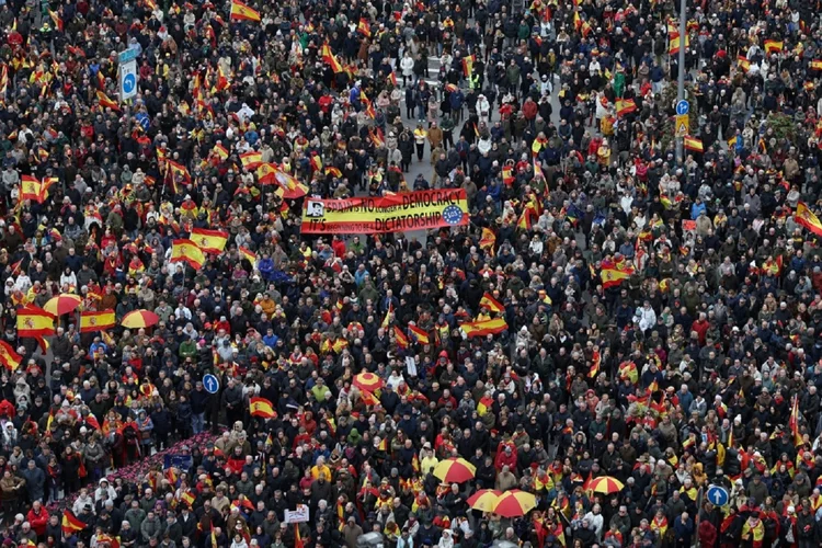 Manifestação contra a lei de anistia em Madri em 9 de março de 2024 (Christian CHAISE/Divulgação)