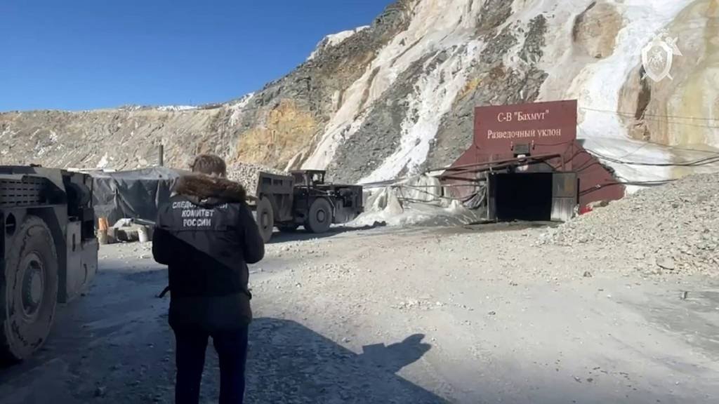 Treze mineradores estão soterrados há mais de 48 horas na Rússia