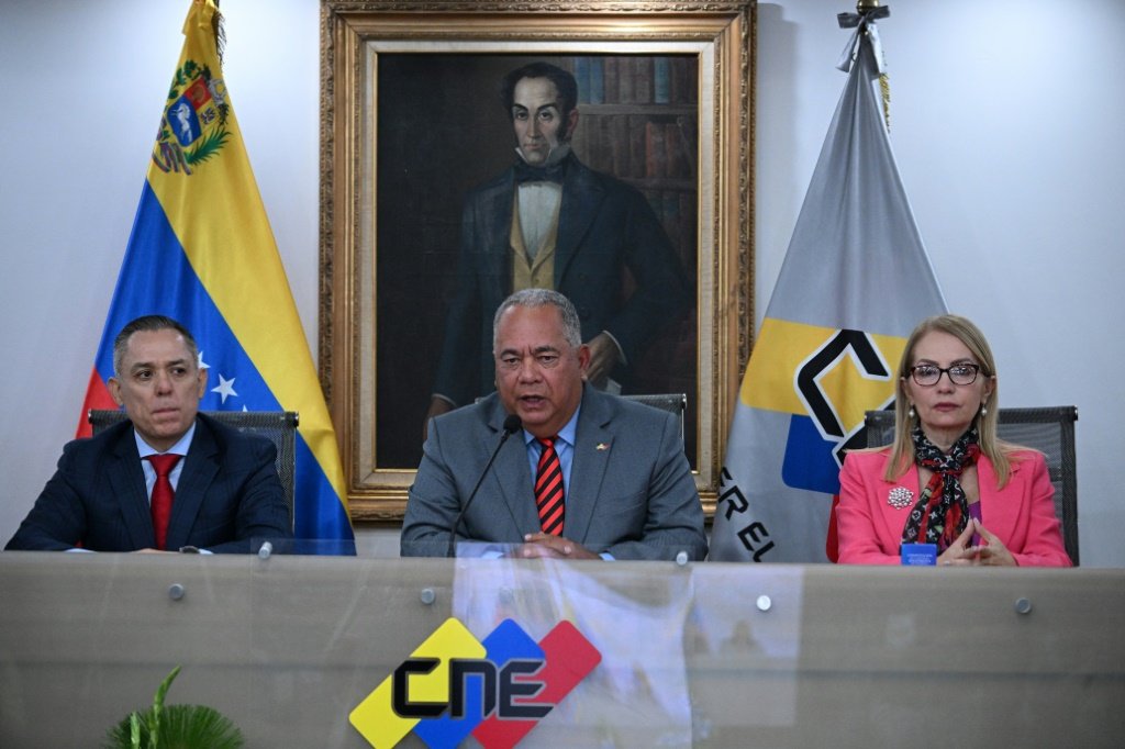 Venezuela acusa EUA de tentar 'desprestigiar' eleições e repudia questionamentos