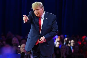 Trump mira eleitores do mercado cripto, defende autocustódia e quer EUA como "líder" do setor