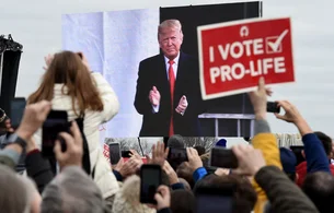 Trump revoga decisão de Biden sobre a realização de abortos emergenciais