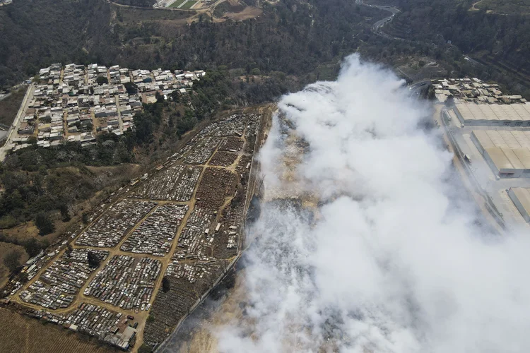 Incêndios na Guatemala: governante lamentou que 80% dos incêndios sejam provocados por pessoas (CARLOS ALONZO / AFP)