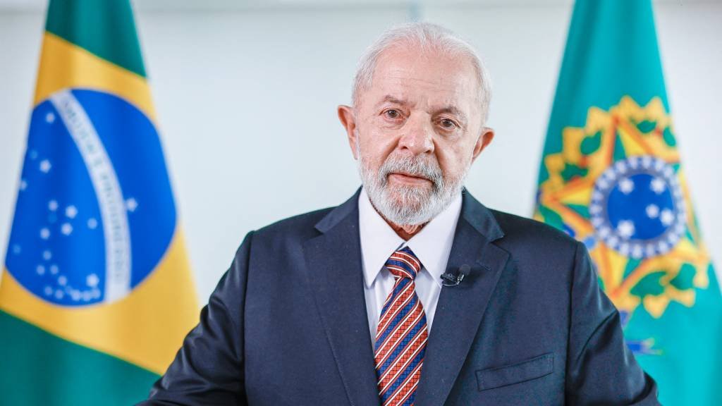 "Não esqueci da picanha": Lula fala sobre preço da carne e 'saidinhas' em conversa com jornalistas