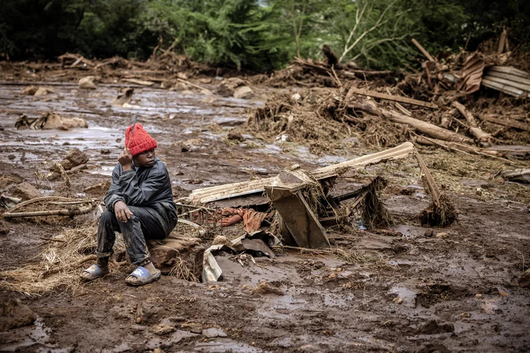 Desastre: rompimento de barragem no Quênia deixa 40 mortos (Luis Tato/AFP)