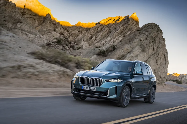 BMW X5: versão escolhida para ser produzida no Brasil é a xDrive50e. (BMW/Divulgação)