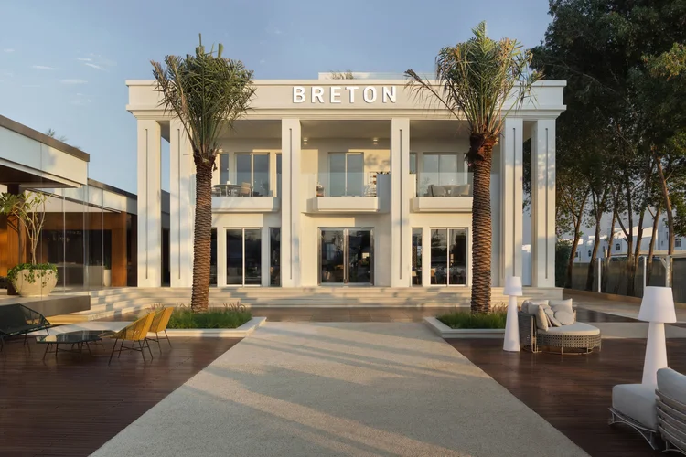Breton: loja em Dubai é a primeira de expansão global. (Divulgação/Divulgação)