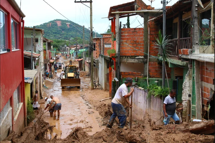 Catástrofes: chuvas no Litoral Norte de SP mataram 65 pessoas em 2023 (Agência Brasil)