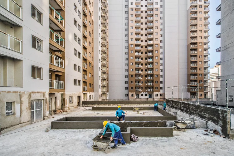 Obras no empreendimento Rio Wonder da Cury, no Rio de Janeiro: empresa alcançou R$ 837,4 milhões em receita líquida no 1º trim. (Leandro Fonseca/Exame)