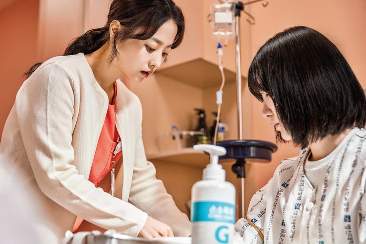 Cena de Uma Dose Diária de Sol: dorama popular da Netflix com a atriz Park Bo-young (Netflix/Divulgação)