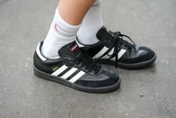 Imagem referente à notícia: Adidas Samba, Superstar e Gazelle podem ficar mais caros com as tarifas de Trump; entenda