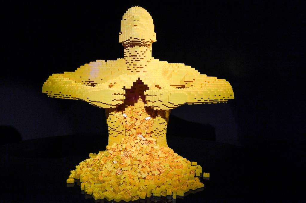 O advogado que largou Wall Street e agora constrói esculturas (incríveis) de Lego