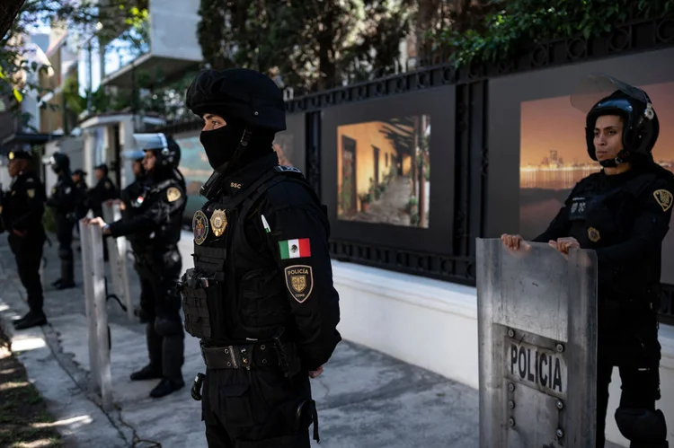 A invasão da embaixada mexicana ocasionou forte reação dos países vizinhos, que a condenaram a ação (YURI CORTEZ/AFP Photo)