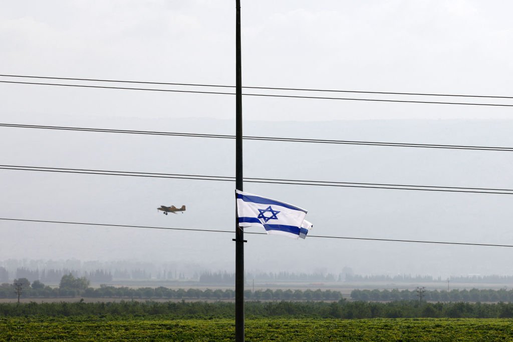 Israel lança ataque contra o Irã; instalações nucleares não foram atingidas