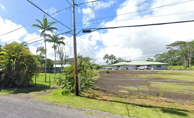 Uma das casas semelhantes do Paradise Park, subdivisão no Havaí (Hawaiian Paradise Park/ Google Maps/Reprodução)