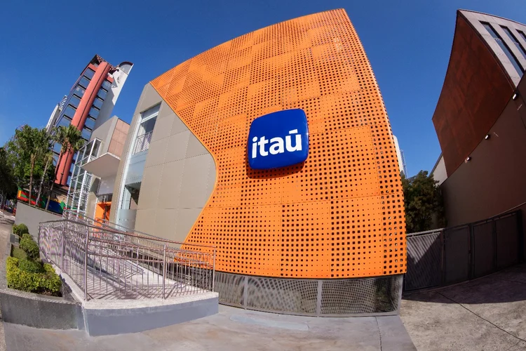 O Itaú adotou como objetivos de diversidade ter de 35% a 40% de mulheres na liderança (gerentes e acima) até 2025, atrelado ao compromisso de ter 50% de mulheres nas contratações (Itaú Unibanco /Divulgação)