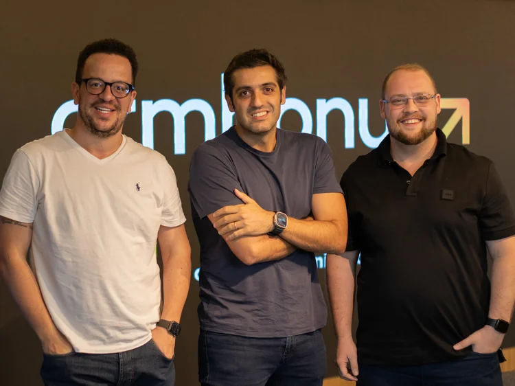 No comando da CRM&Bonus: Alexandre Zolko, CEO; Luiz Fernando, COO; Eduardo Vieira, CTO (CRM Bonus/Divulgação)