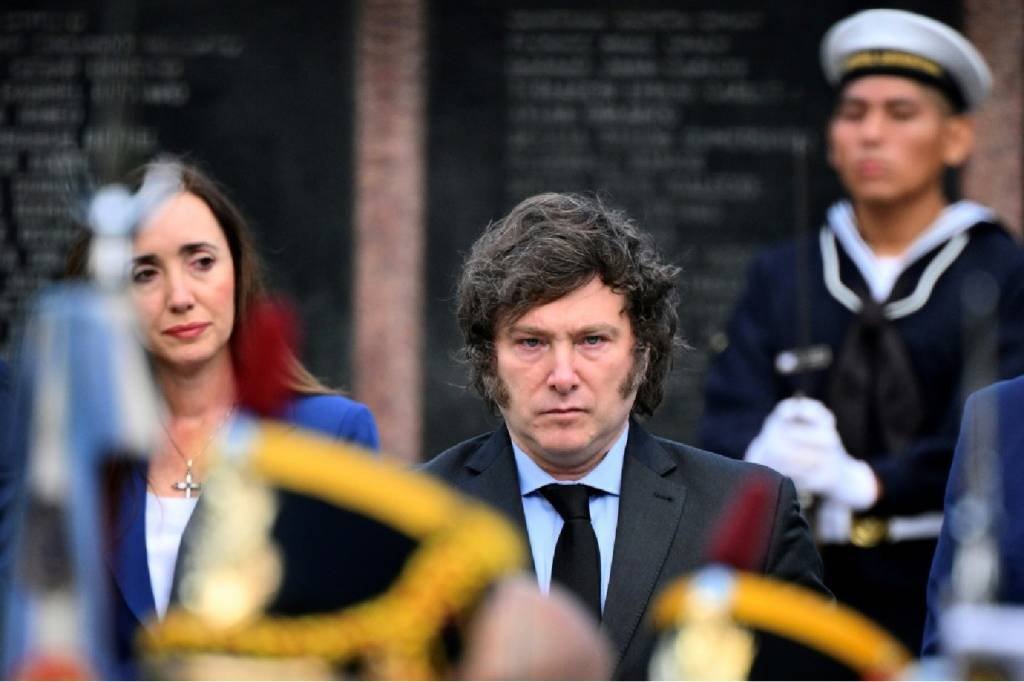 Milei reitera reivindicação por Malvinas e chama argentinos à reconciliação com as Forças Armadas