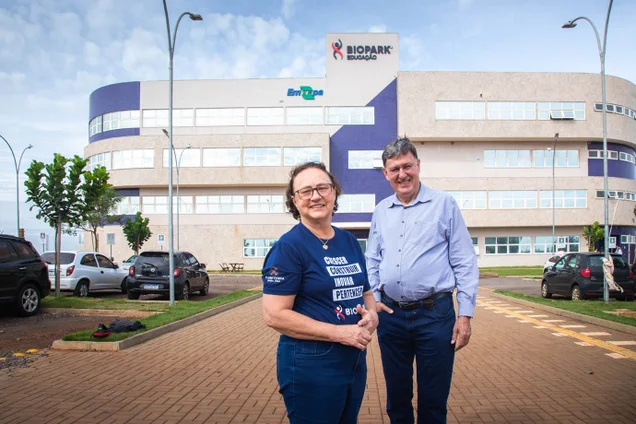 Imagem referente à notícia: Eles criaram uma farmacêutica de R$ 2,5 bilhões. Agora, constroem uma cidade no interior do Paraná