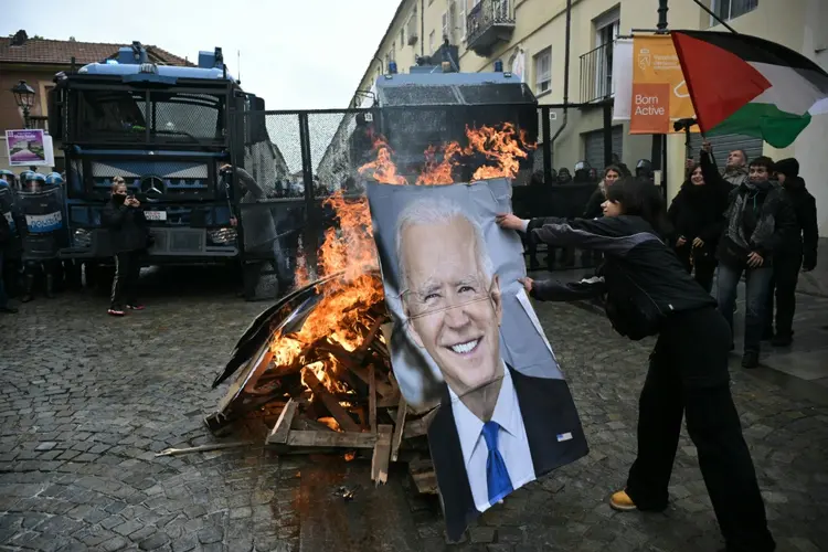 Reunião do G7: manifestantes protestam durante encontro das 7 potências, na Itália (AFP Photo)