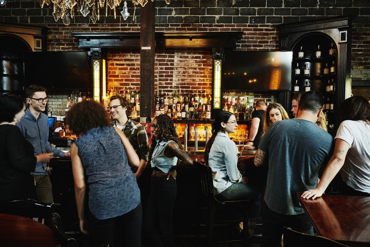 Bússola & Cia: rotatividade do trabalho em bares e restaurantes é de 77,6%