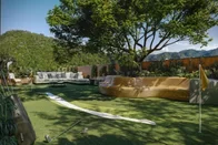 Imagem referente à notícia: Conheça o apartamento com campo de golfe e piscina suspensa na varanda