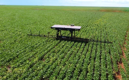 Imagem referente à notícia: Como essa fazenda em Goiás utiliza robôs com IA para combater ervas daninhas