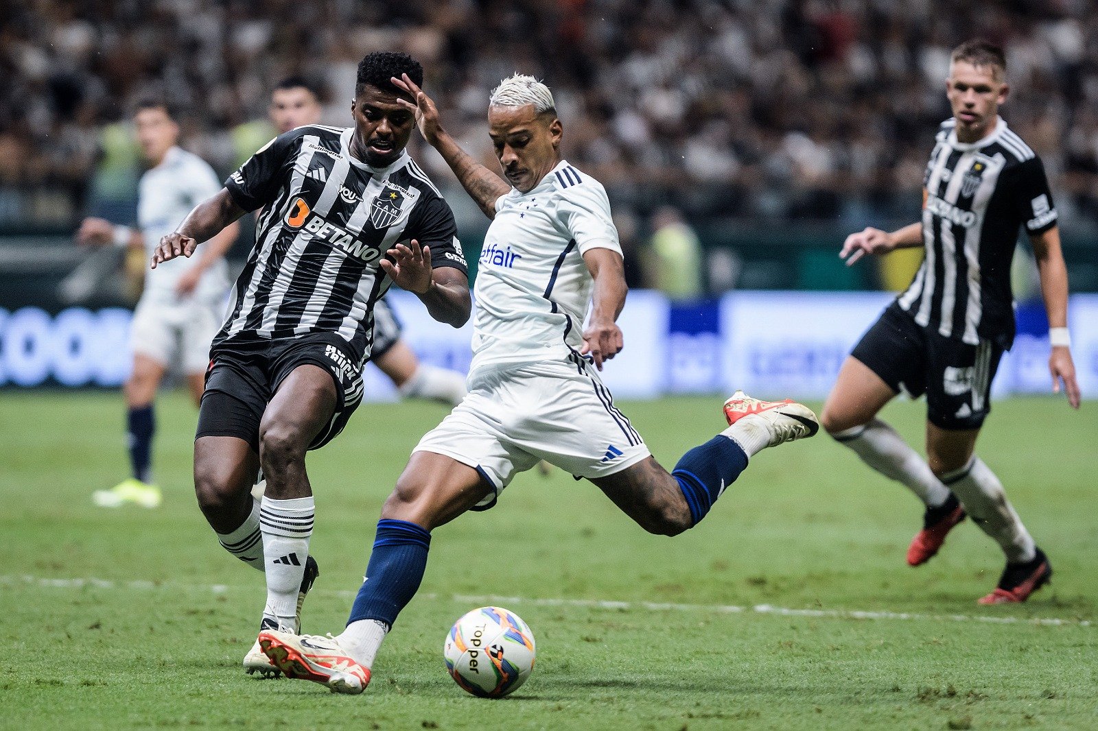 Cruzeiro x Atlético-MG: onde assistir, horário e escalações do jogo pela final do Campeonato Mineiro