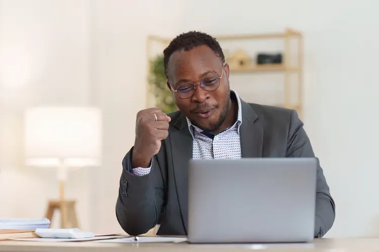 As empresas estão localizadas em diversas regiões e oferecem vagas em modelos híbrido, remoto e presencial (Worawee Meepian/Getty Images)