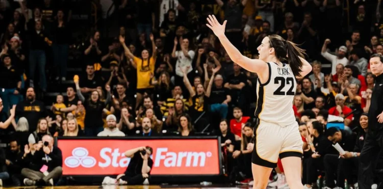 A norte-americana Caitlin Clark foi selecionada recentemente pelo Indiana Pacers (Instagram/Reprodução/-)