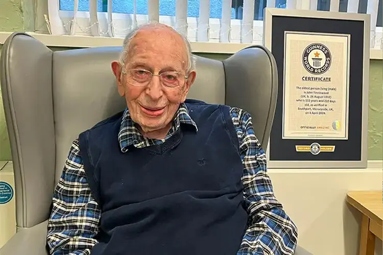  John Alfred Tinniswood, o "Homem mais velho do mundo", com 111 anos.  (Guinness World Records /Divulgação)