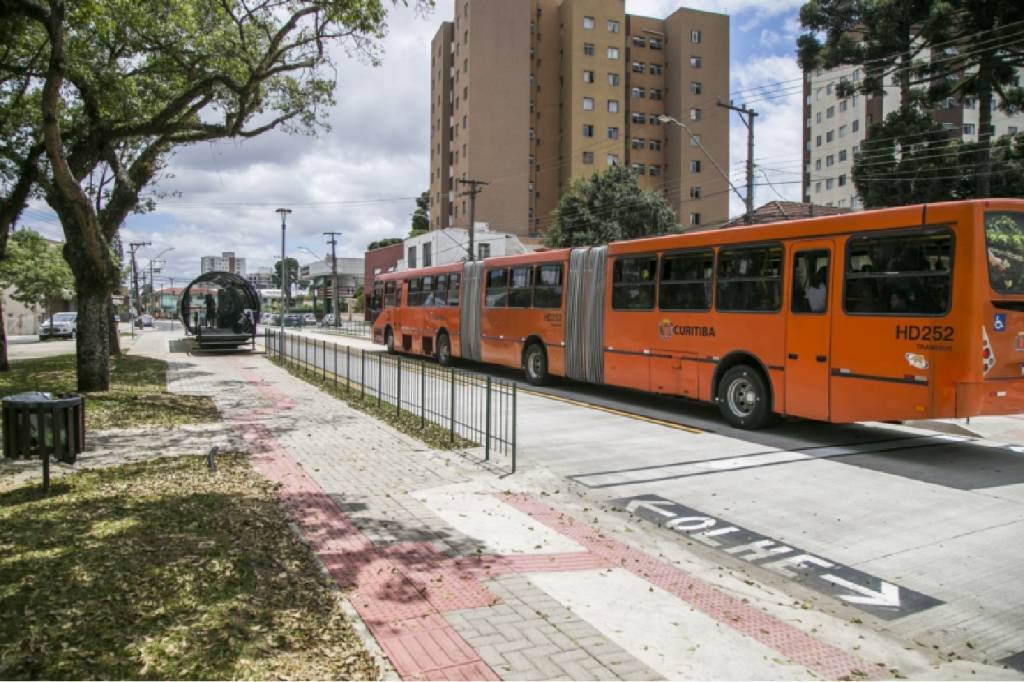 Curitiba prepara mudança no transporte público com foco na descarbonização