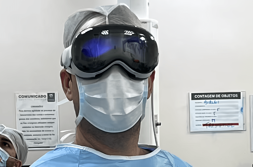 Em Santa Catarina, médico leva Apple Vision Pro para ser usado em cirurgia ortopédica