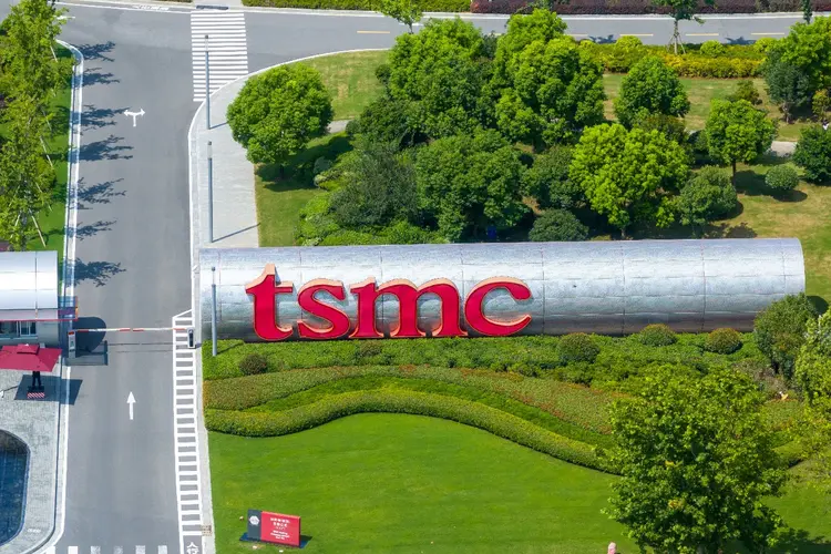Fábrica da Taiwan Semiconductor Manufacturing Company (TSMC) em Nanjing, na China (Costfoto/Getty Images)