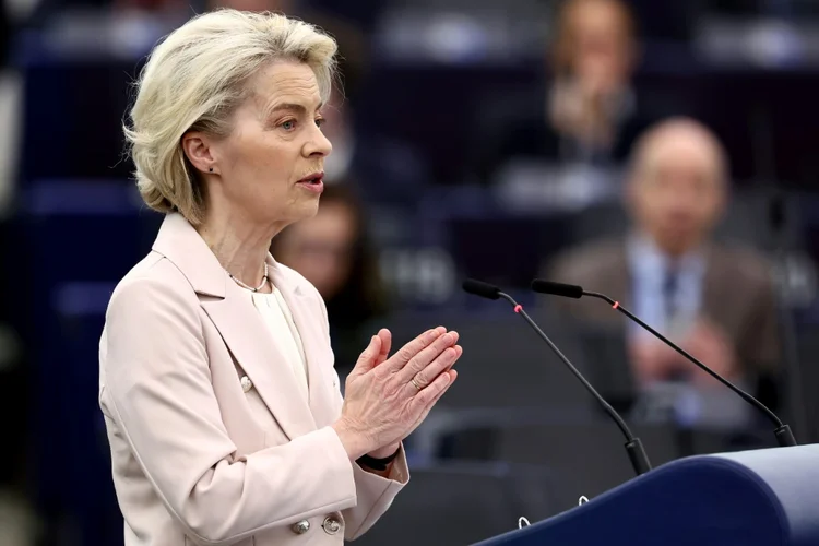 Racha: presidido por Ursula von der Leyen, Parlamento Europeu ficou dividido na aprovação o PL (AFP Photo)