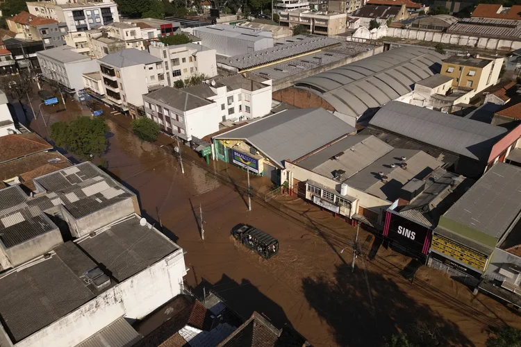 Rio Grande do Sul: veja como ajudar as famílias atingidas (Florian PLAUCHEUR/AFP)