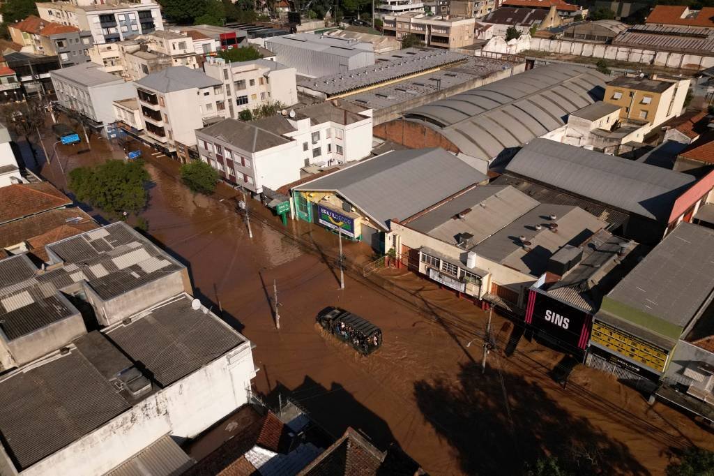 Imagem referente à notícia: Petrobras faz doação de R$ 5,6 milhões para vítimas do Rio Grande do Sul