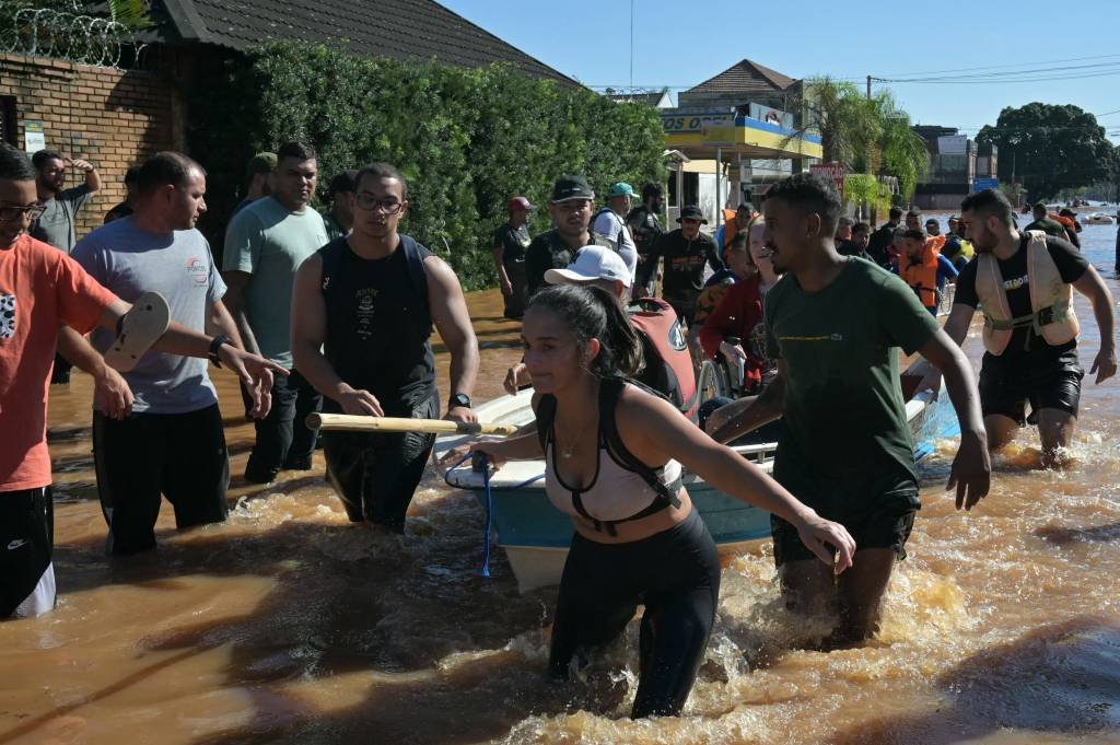 Imagem referente à notícia: Chuvas no RS: prefeito de Eldorado do Sul afirma que cidade terá que ser evacuada após enchentes