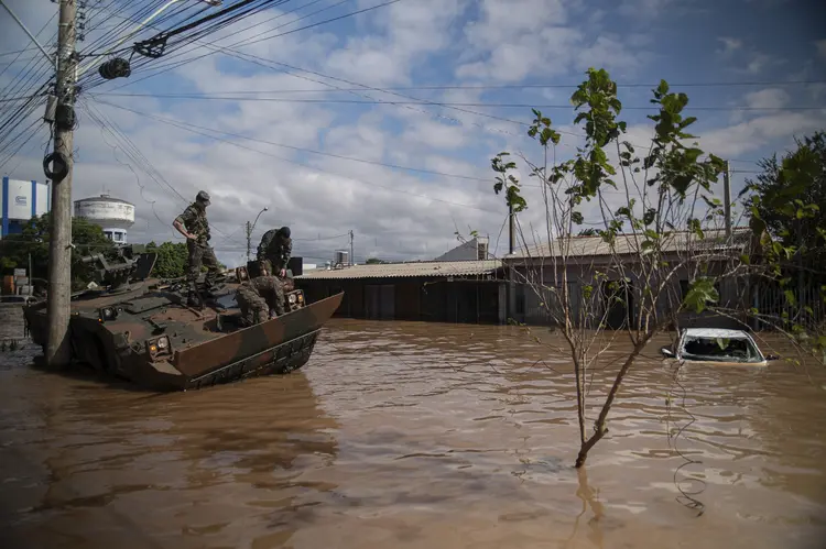 A capital do estado já não recebe novos voos comerciais desde o dia 4 de maio (Carlos FABAL/AFP)