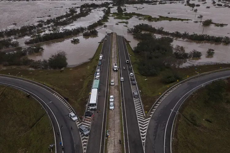 Chuvas no Rio Grande do Sul: estado sofre com enchentes e deslizamentos  ( Nelson ALMEIDA/AFP)