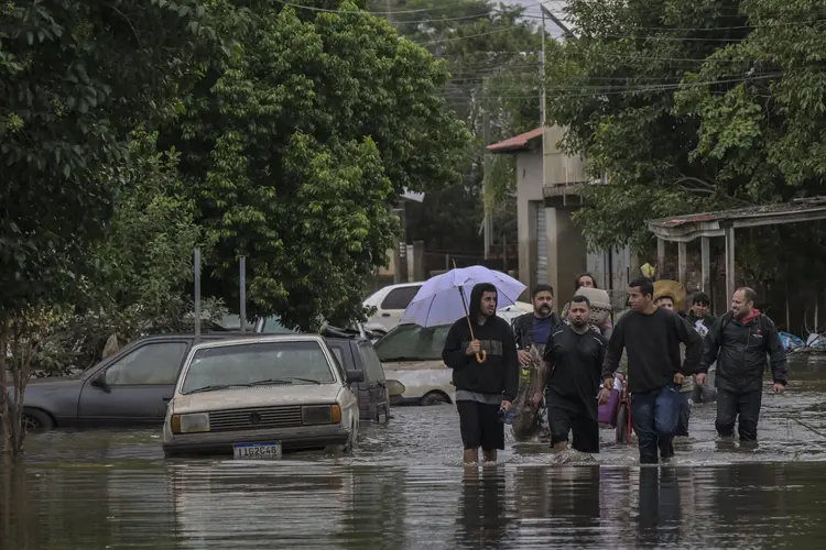 Enchentes no RS: número de desaparecidos apresenta queda (Nelson Almeida/AFP)