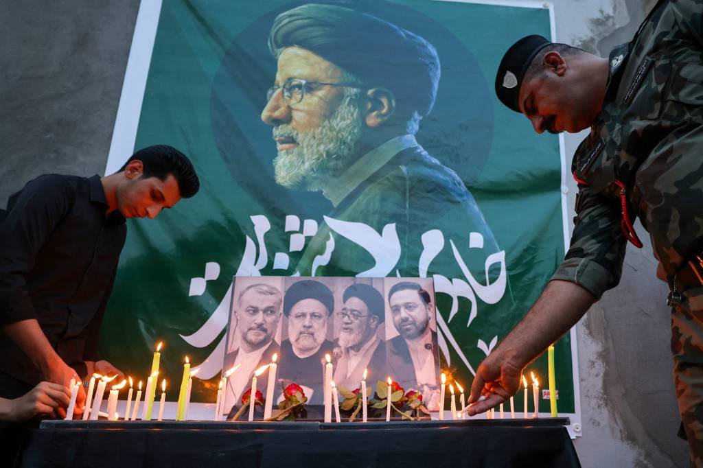 Morte de presidente do Irã não deve gerar revolução, mas disputa silenciosa, diz especialista