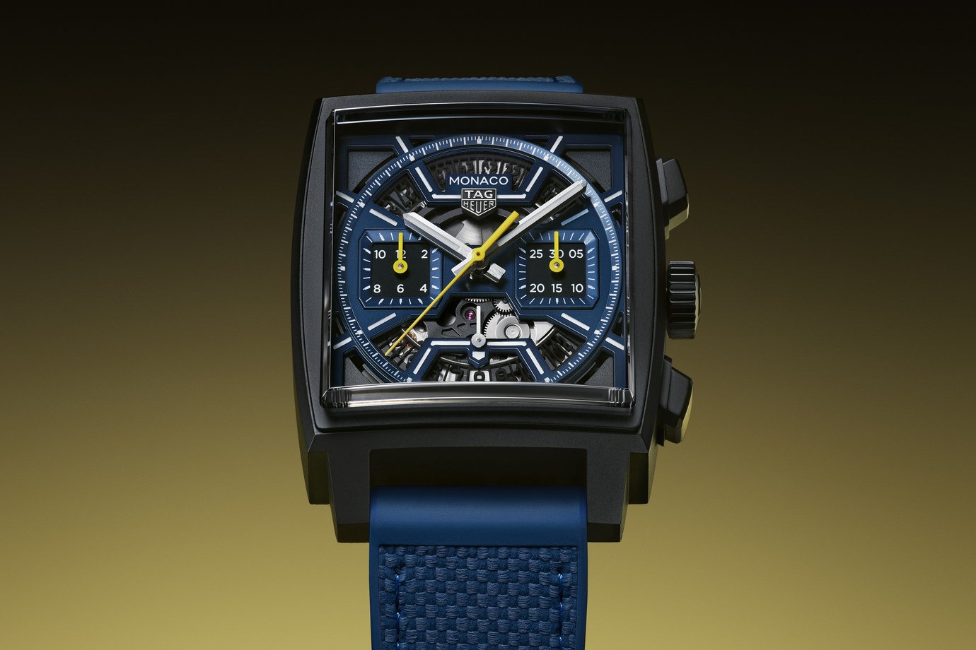 Legado de velocidade e estilo: TAG Heuer apresenta modelo Mônaco em azul