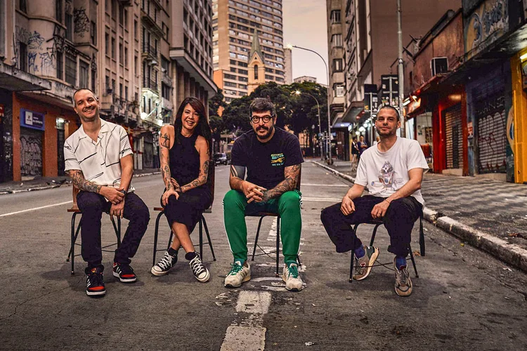 Fábio Couto, Vanessa Queiroz, Marcelo Roncatti e David Bergamasco, da Colletivo: os quatro colegas que viraram quatro sócios e hoje são quase quatro irmãos (Colletivo/Divulgação)