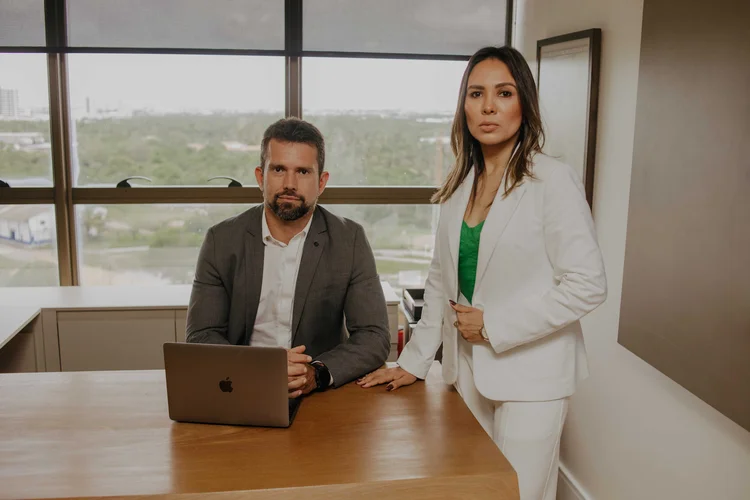 Ana Lemos e Dener Zandonadi, da Syn Saúde: A nossa missão é ser o maior player de cirurgias particulares do país até 2027 (Syn Saúde/Divulgação)