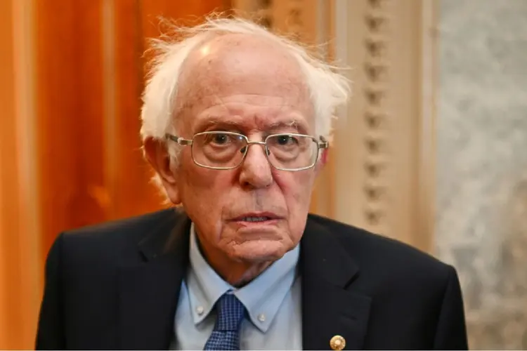 O senador americano Bernie Sanders em Washington, em 23 de abril de 2024 (AFP)