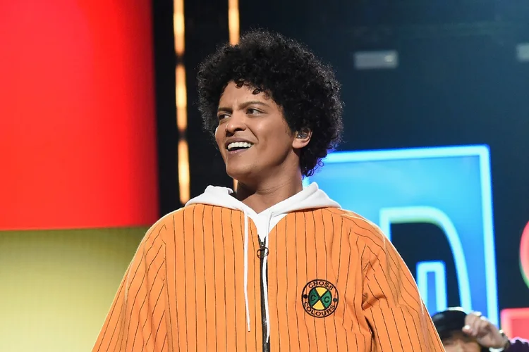 Bruno Mars: cantor é conhecido por canções como "Talking to The Moon" e "Just The Way You Are" (	Kevin Mazur /Getty Images)