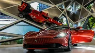 Imagem referente à notícia: CEO da Ferrari revela que compradores estão ficando mais jovens, abaixo dos 40 anos