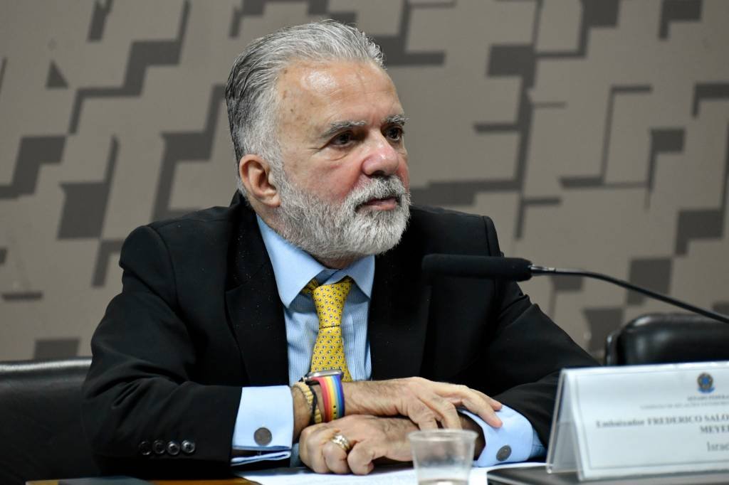 Lula remove embaixador brasileiro de Israel e o envia para missão permanente na Suíça